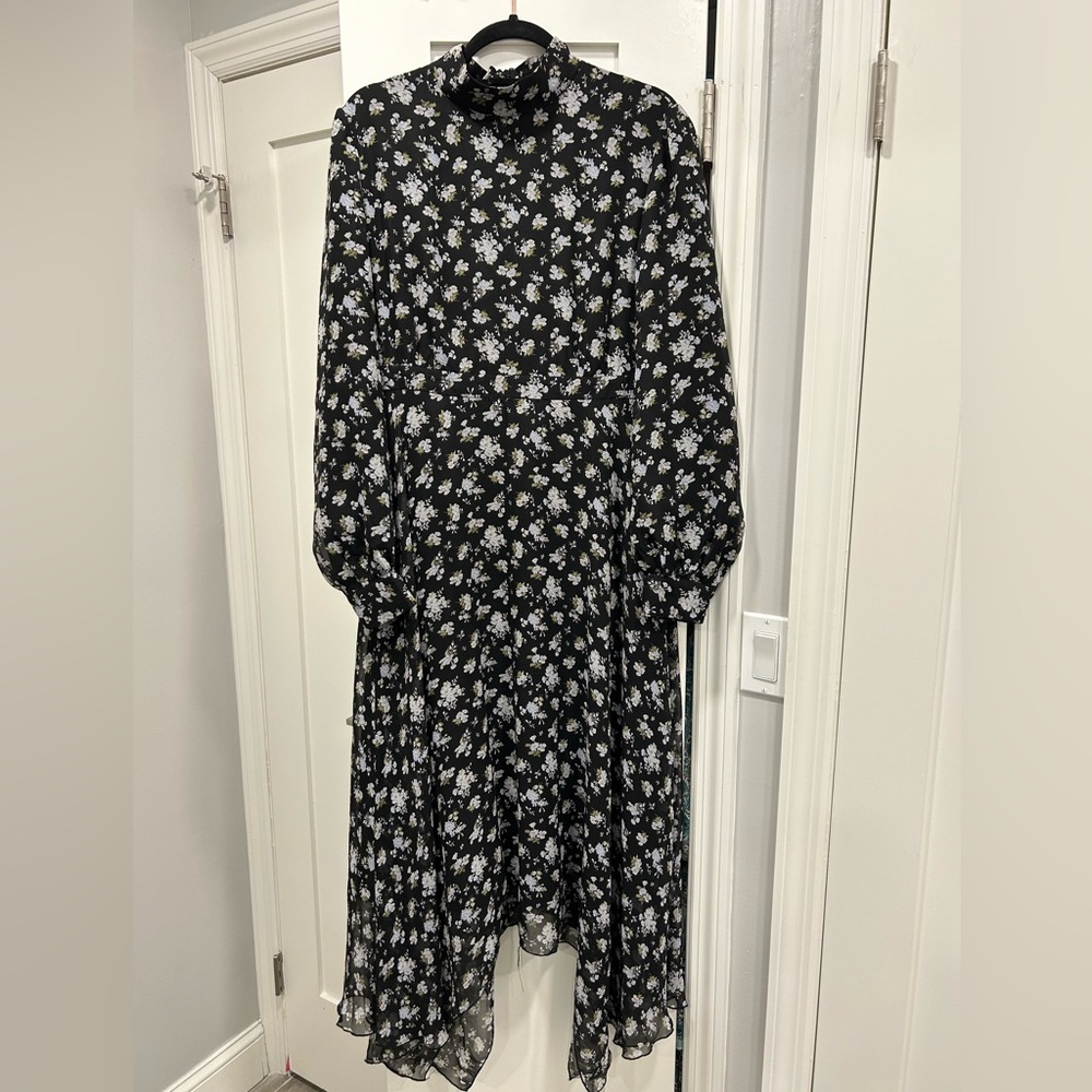 Women’s handkerchief hem floral midi dress